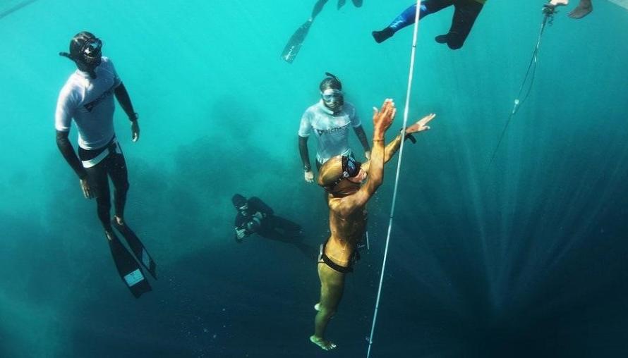  Deep Sea Adventure: Diving to 100 Feet 
