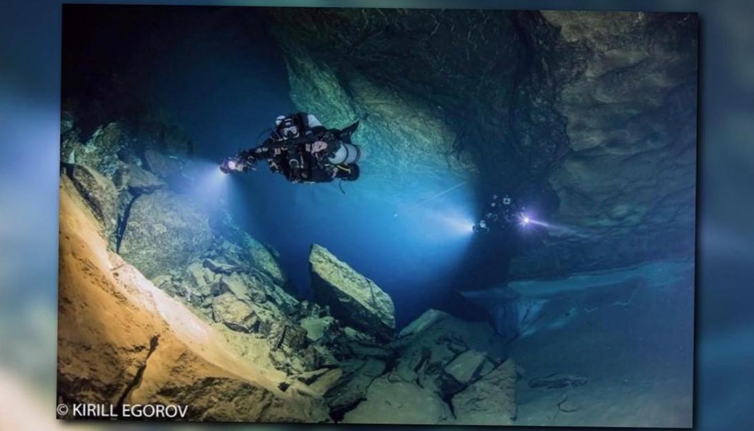  Exploring the Depths: Diving to 300 Feet 