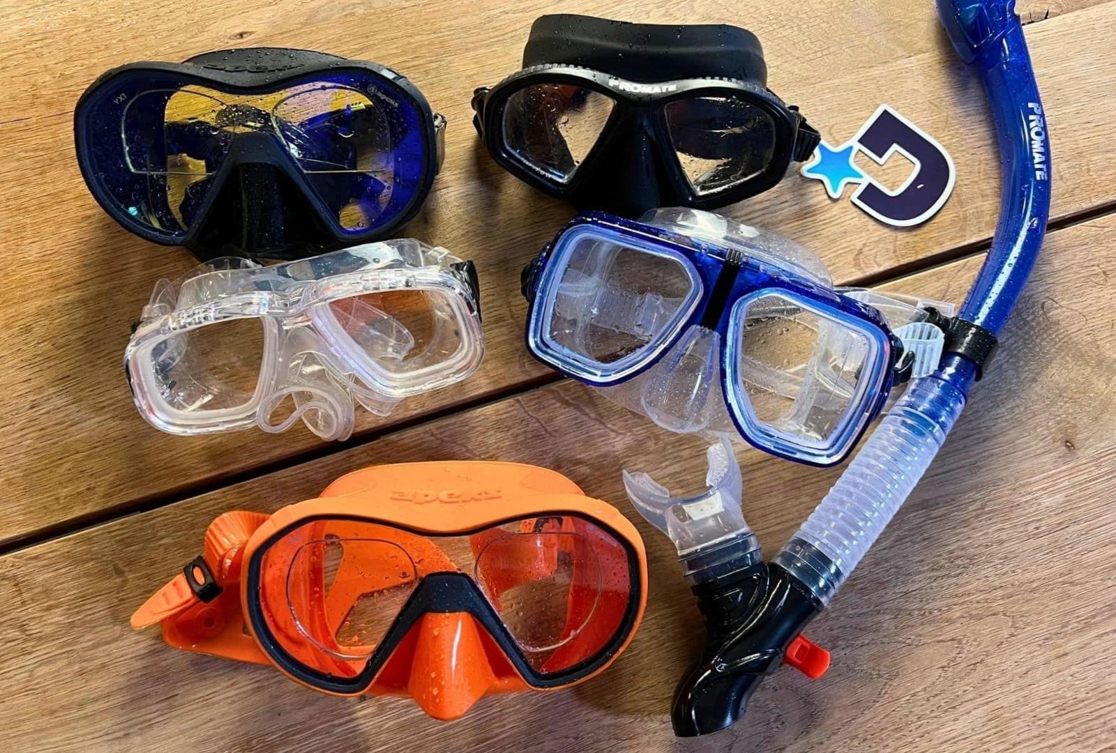  High-Performance Diving Goggles for Pro Divers 