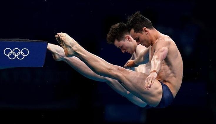  Incredible Synchronized Diving Moments 