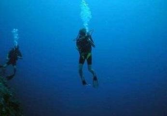  Neck Pain Prevention Techniques for Divers 