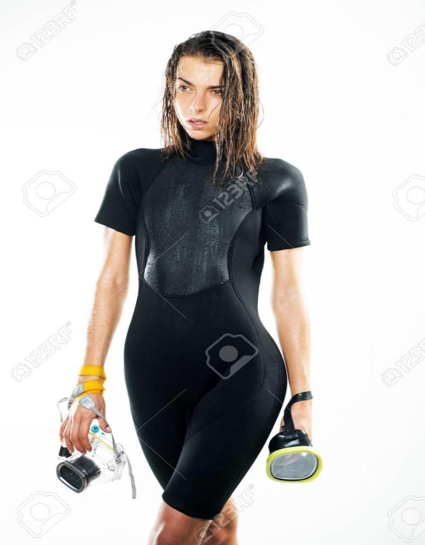  Stay Warm and Protected: Ladies' Thermal Diving Suit 