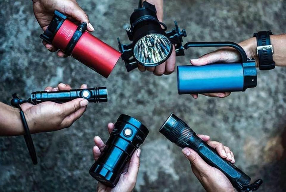  Top 10 Diving Torches for Underwater Exploration 