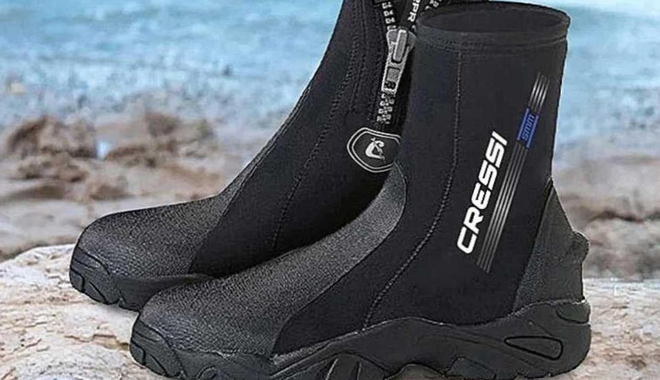  Top Rated Diving Boots for Cold Water Excursions 